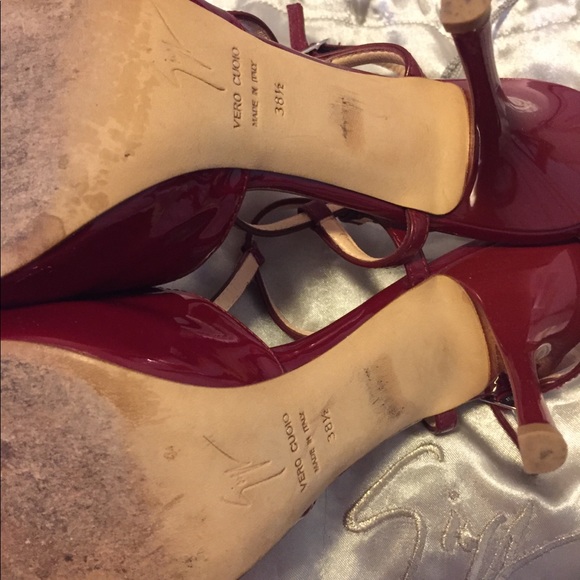 Authentic Giuseppe Zanotti red stiletto - Picture 4 of 6